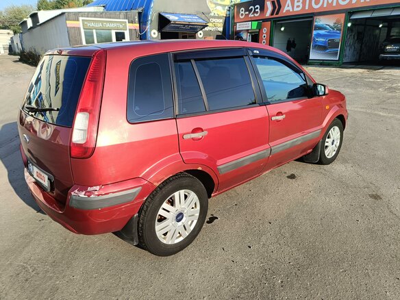 2007 Ford Fusion I Рестайлинг, красный, 430000 рублей - вид 3