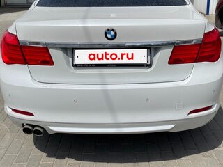 2010 BMW 7 серии 730i V (F01/F02/F04), белый, 2500000 рублей, вид 3