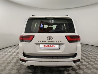 2026 Toyota Land Cruiser 300 Series, белый, 16990000 рублей, вид 5