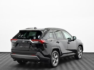 2021 Toyota RAV4 V (XA50), чёрный, 2865000 рублей, вид 2