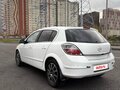 2011 Opel Astra H Рестайлинг, белый, 550000 рублей - вид 9