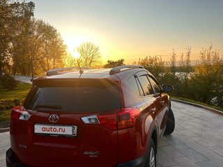 2013 Toyota RAV4 IV (XA40), красный, 1899000 рублей, вид 4