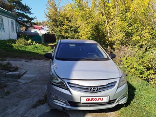 2015 Hyundai Solaris I Рестайлинг, серебристый, 620000 рублей, вид 3