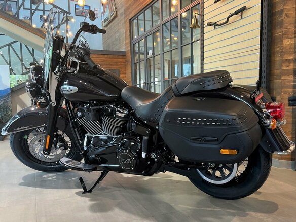 2022 Harley-Davidson Heritage, чёрный, 3500000 рублей - вид 3
