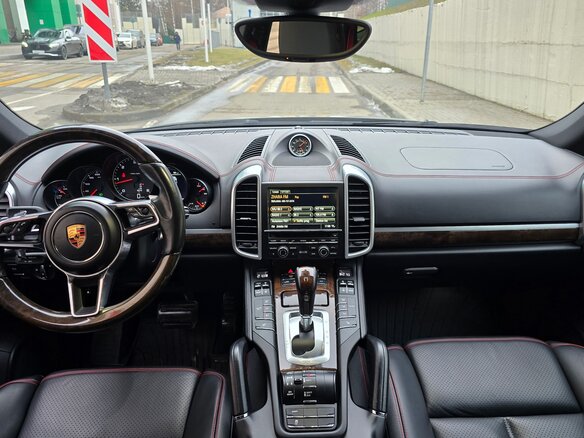 2016 Porsche Cayenne Diesel II Рестайлинг (958), чёрный, 3650000 рублей - вид 22