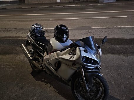 1993 Yamaha YZF750, белый, 330000 рублей, вид 2