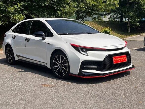 2023 Toyota Corolla Sporty XII (E210) Рестайлинг, белый, 1210000 рублей - вид 1