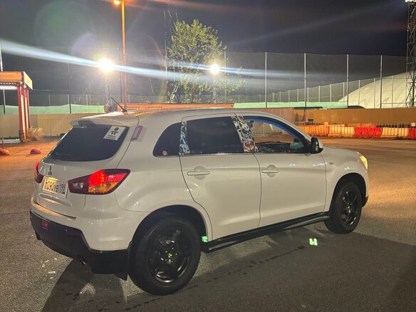 2010 Mitsubishi ASX I, белый, 690000 рублей - вид 2