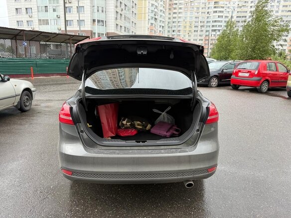 2018 Ford Focus III Рестайлинг, серый, 1000000 рублей - вид 5