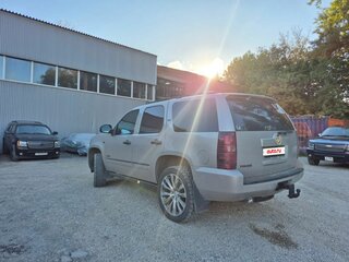 2008 Chevrolet Tahoe III, серый, 2000000 рублей, вид 4