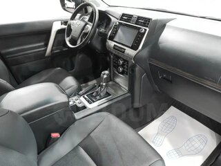 2019 Toyota Land Cruiser Prado 150 Series Рестайлинг 2, белый, 8090000 рублей, вид 3