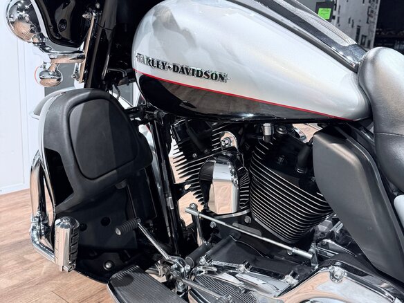 2015 Harley-Davidson Electra Glide, серебристый, 1399000 рублей - вид 19