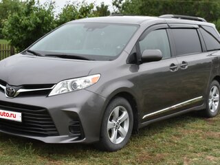 2019 Toyota Sienna III Рестайлинг 2, серый, 4000000 рублей, вид 1