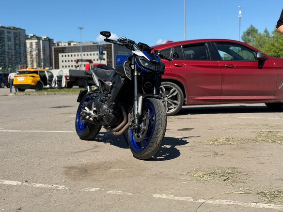2017 Yamaha MT-09 (FZ-09), синий, 780000 рублей