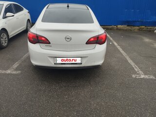 2013 Opel Astra J Рестайлинг, белый, 590000 рублей, вид 3