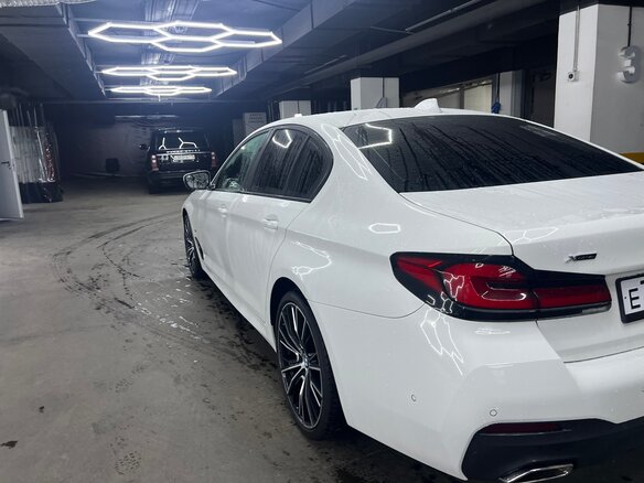 2020 BMW 5 серии 530d xDrive VII (G30/G31/G38) Рестайлинг, белый, 5500000 рублей - вид 6