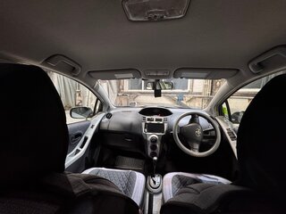 2010 Toyota Vitz II (XP90), серебристый, 530000 рублей, вид 5