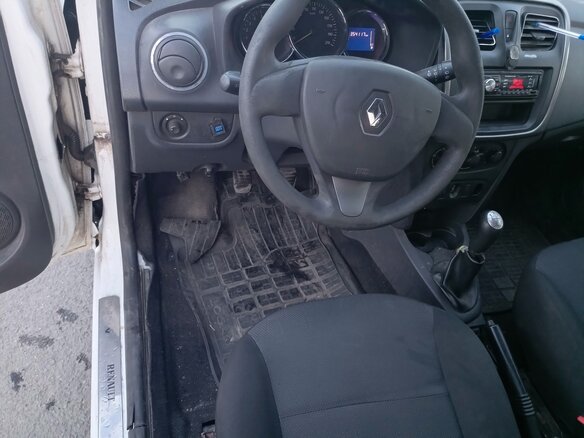 2014 Renault Logan II, белый, 410000 рублей - вид 4