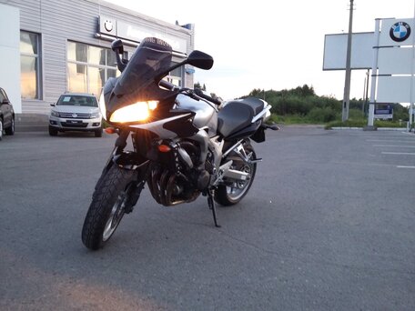 2009 Yamaha FZ6, серебристый, 800000 рублей, вид 4