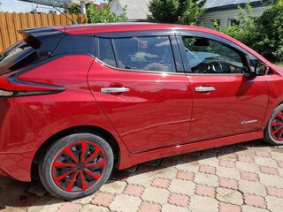 2018 Nissan Leaf II (ZE1), красный, 2250000 рублей, вид 4