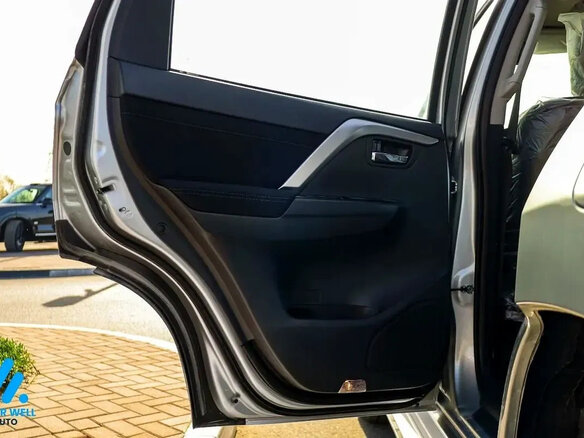 2023 Mitsubishi Pajero Sport III Рестайлинг, серебристый - вид 12