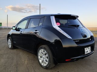2014 Nissan Leaf I (ZE0/AZE0), чёрный, 750000 рублей, вид 4