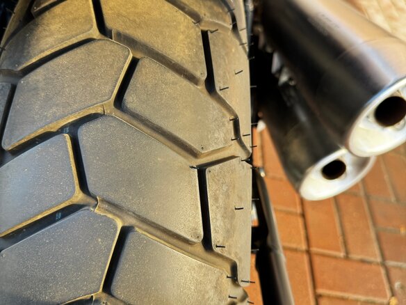 2023 Harley-Davidson Fat Bob, чёрный, 2900000 рублей - вид 3
