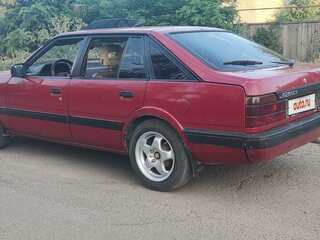 1987 Mazda 626 II (GC), красный, 300000 рублей, вид 3