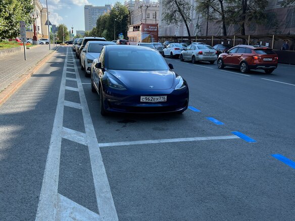 2021 Tesla Model 3 Long Range I, синий, 3995000 рублей - вид 2