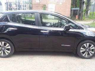 2014 Nissan Leaf I (ZE0/AZE0), чёрный, 1490000 рублей, вид 4