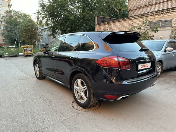 2012 Porsche Cayenne S II (958), фиолетовый, 1900000 рублей - вид 4