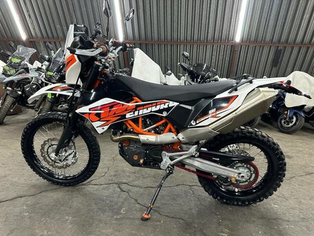 2017 KTM 690 Enduro R, белый, 825000 рублей, вид 4