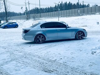 2006 BMW 5 серии 525i V (E60/E61), серебристый, 950000 рублей, вид 3
