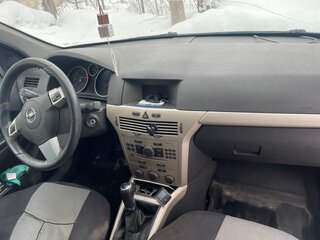 2007 Opel Astra H, белый, 300000 рублей, вид 2