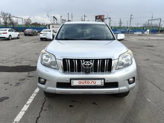 2010 Toyota Land Cruiser Prado 150 Series, серебристый, 2990000 рублей, вид 2