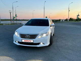 2012 Toyota Camry VII (XV50), белый, 1750000 рублей, вид 3