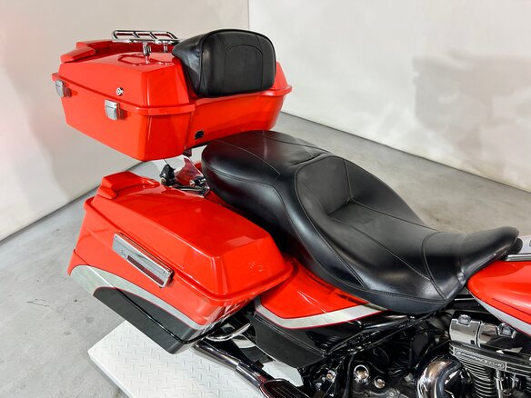 2009 Harley-Davidson CVO Road Glide, красный, 950000 рублей - вид 9