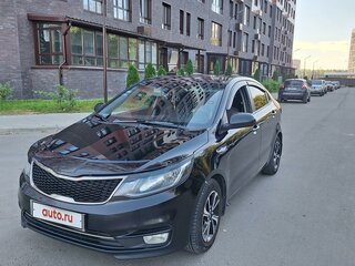 2016 Kia Rio III Рестайлинг, чёрный, 800000 рублей, вид 3