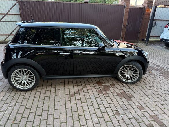 2010 Mini Hatch Cooper S II (R56) Рестайлинг, чёрный, 2440000 рублей - вид 8