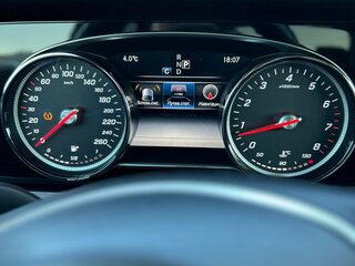 2016 Mercedes-Benz E-Класс 200 V (W213, S213, C238), чёрный, 2900000 рублей, вид 3