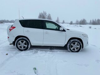 2011 Toyota RAV4 III (XA30) Рестайлинг, белый, 1330000 рублей, вид 4