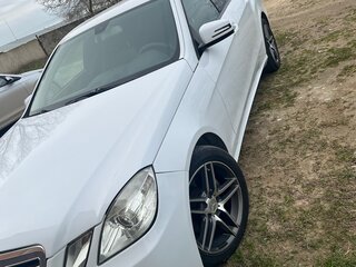 2009 Mercedes-Benz E-Класс 200 5G-Tronic IV (W212, S212, C207), красный, 1050000 рублей, вид 2