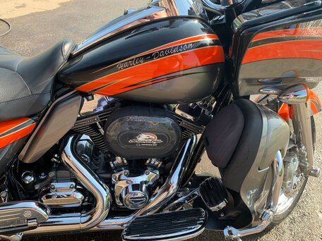 2011 Harley-Davidson CVO Road Glide, бежевый, 2000000 рублей, вид 4