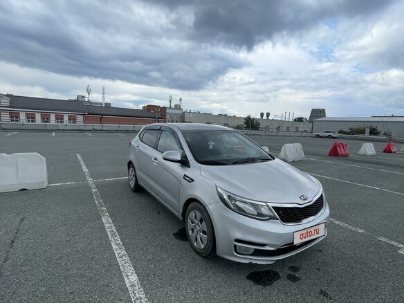 2015 Kia Rio III Рестайлинг, серый, 740000 рублей - вид 22
