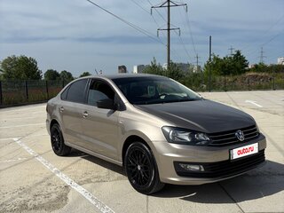 2016 Volkswagen Polo V Рестайлинг, бежевый, 1000000 рублей, вид 3