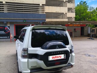 2015 Mitsubishi Pajero IV Рестайлинг 2, белый, 2500000 рублей, вид 3