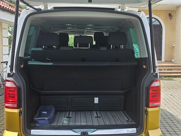 2017 Volkswagen Multivan T6, жёлтый, 3990000 рублей - вид 17