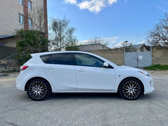2012 Mazda 3 II (BL) Рестайлинг, белый, 1170000 рублей - вид 3