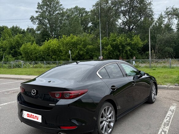 2019 Mazda 3 IV (BP), чёрный, 1790000 рублей - вид 4
