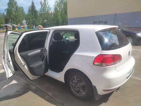 2011 Volkswagen Golf VI, белый, 425000 рублей - вид 3